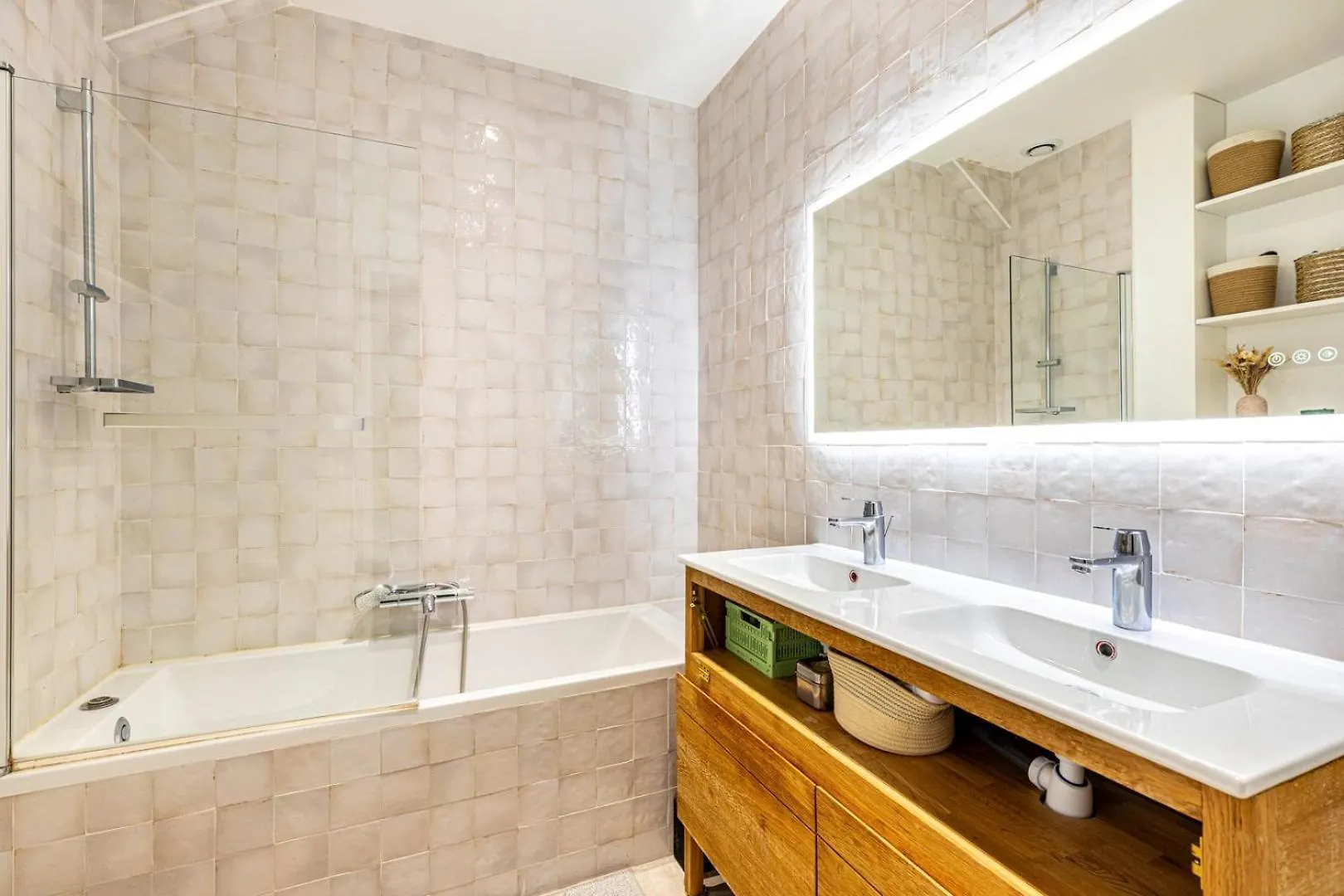 파리 Guestready - Bright Retreat With A Terrace 아파트