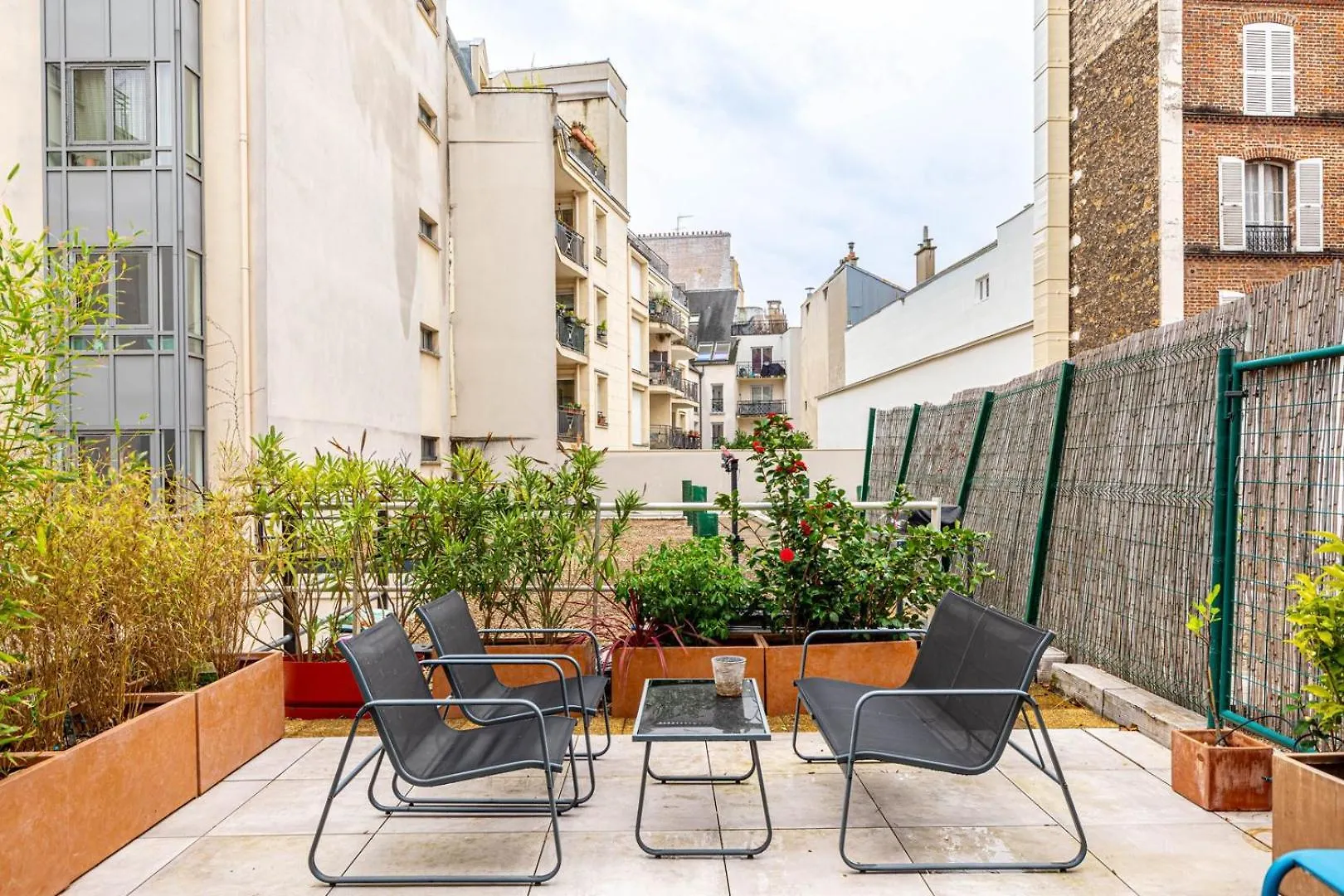 파리 Guestready - Bright Retreat With A Terrace 아파트
