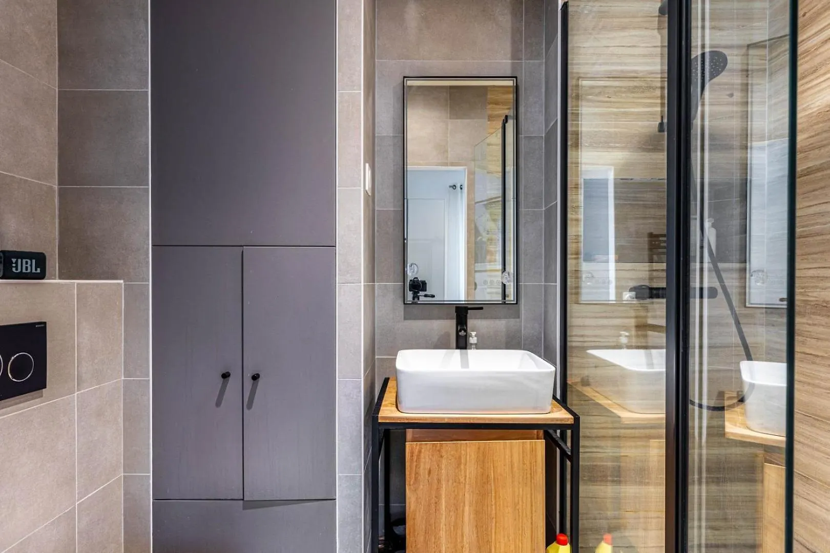 Guestready - Bright Retreat With A Terrace Apartment Paris